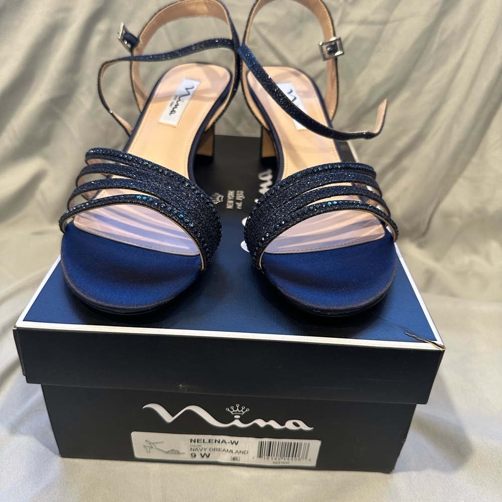 Nelena navy blue size 9 dressy shoes